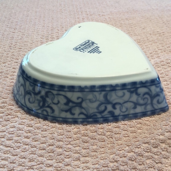 ONEIDA Blue Heather Heart Shaped Baking Dish - Picture 2 of 3